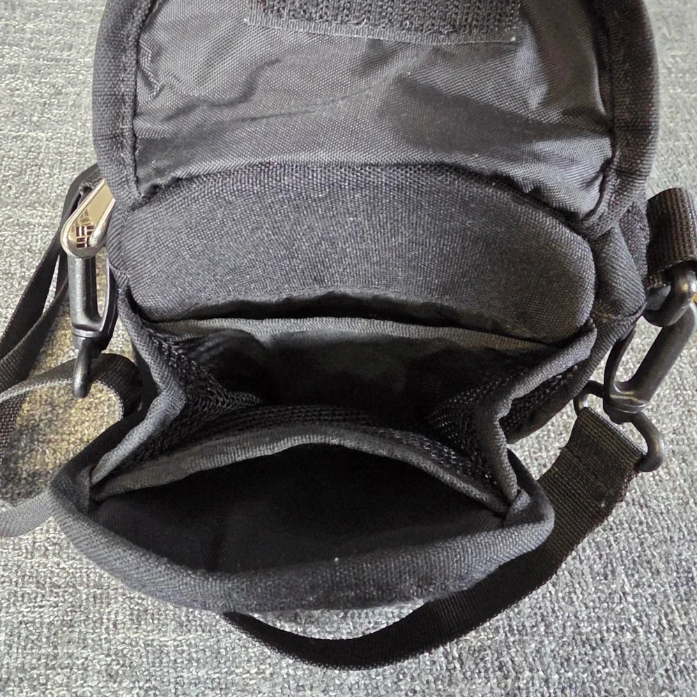 Columbia Sportswear Digital Assistant C3602-407 Crossbody Bag Black Blue Y2K